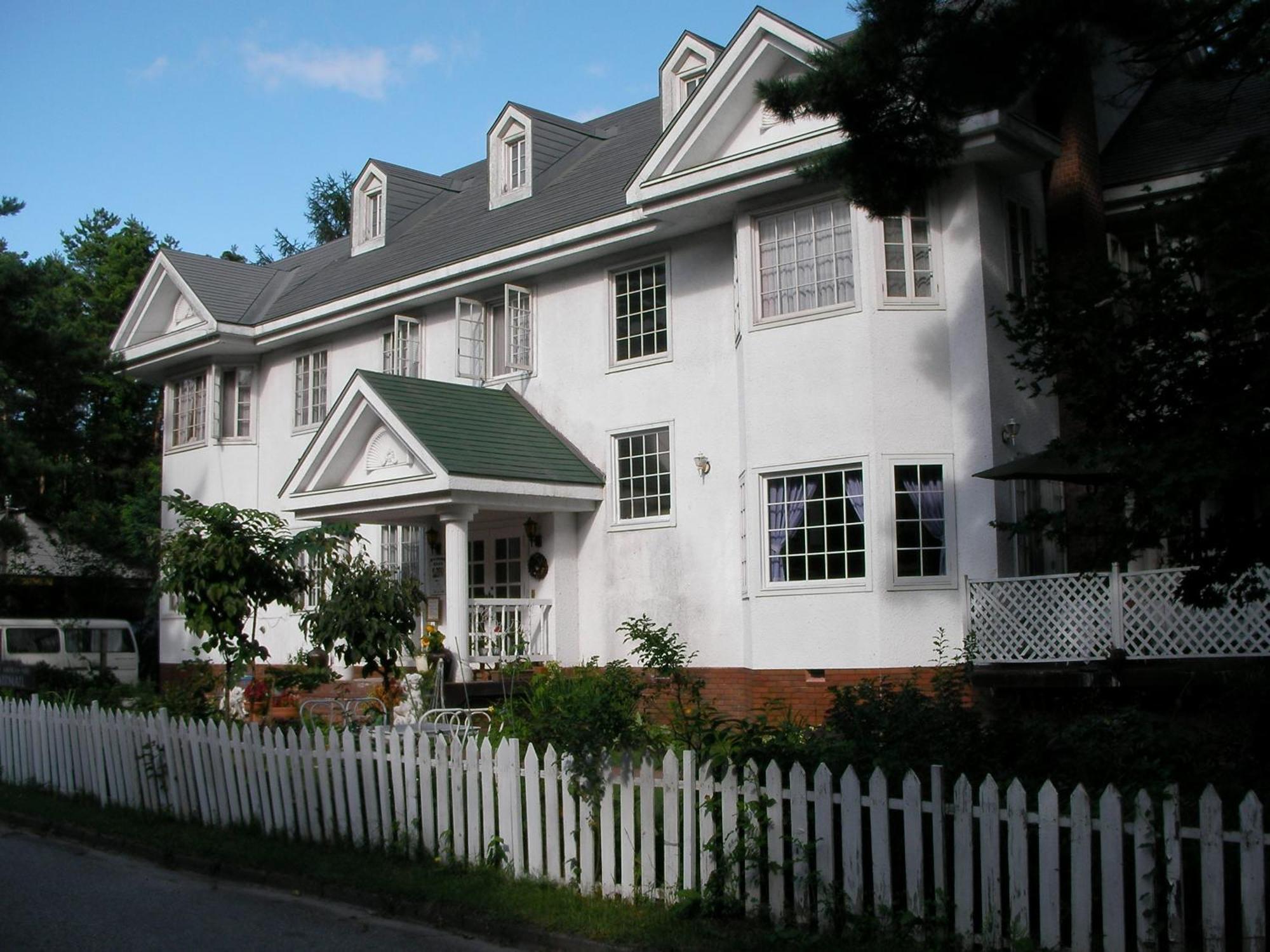 Petit Hotel And Restaurant Air Mail Hakuba Exterior photo