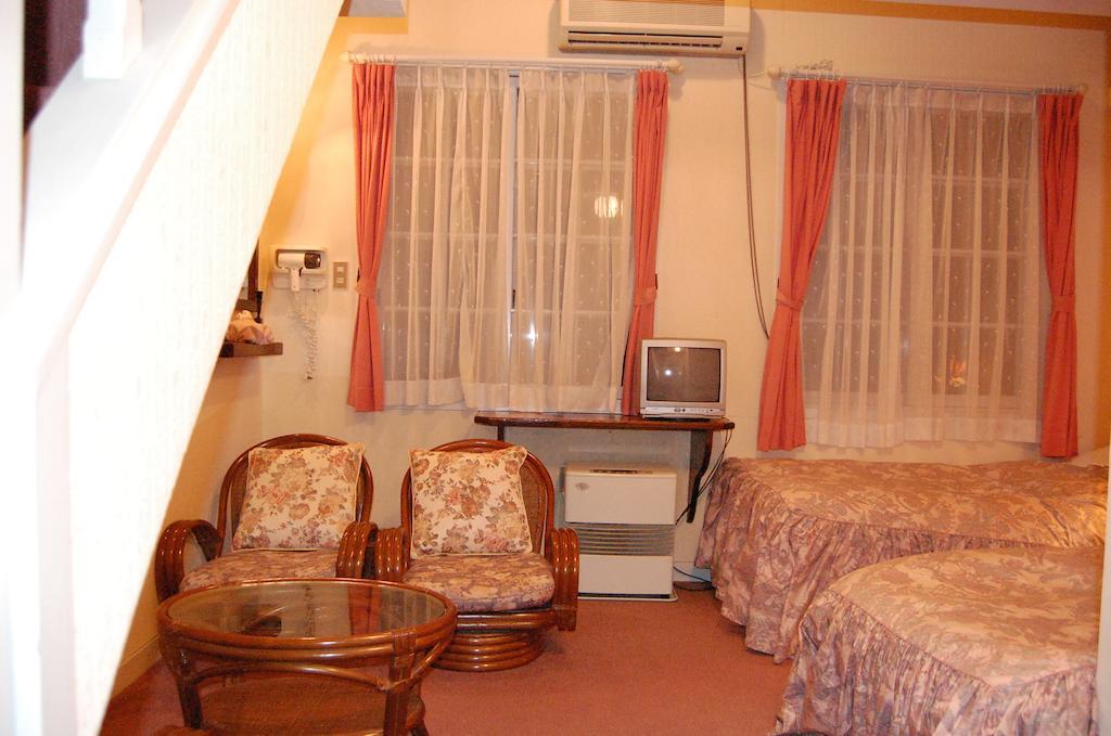 Petit Hotel And Restaurant Air Mail Hakuba Room photo